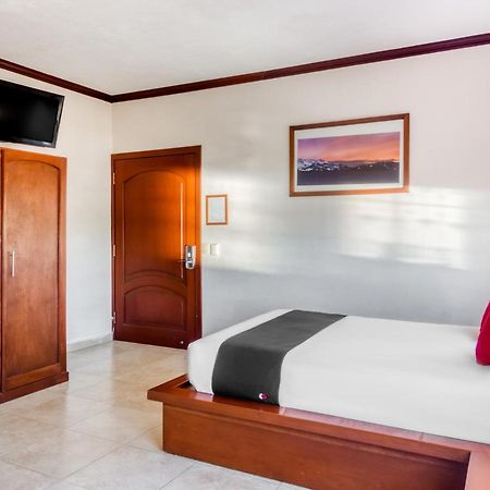 Monte Salerno Hotel&Suites Montemorelos Esterno foto