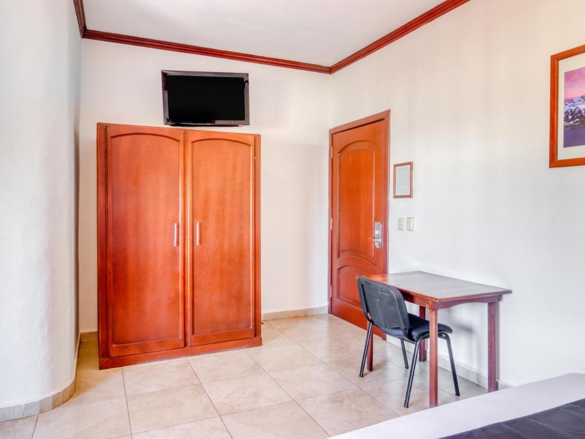 Monte Salerno Hotel&Suites Montemorelos Esterno foto