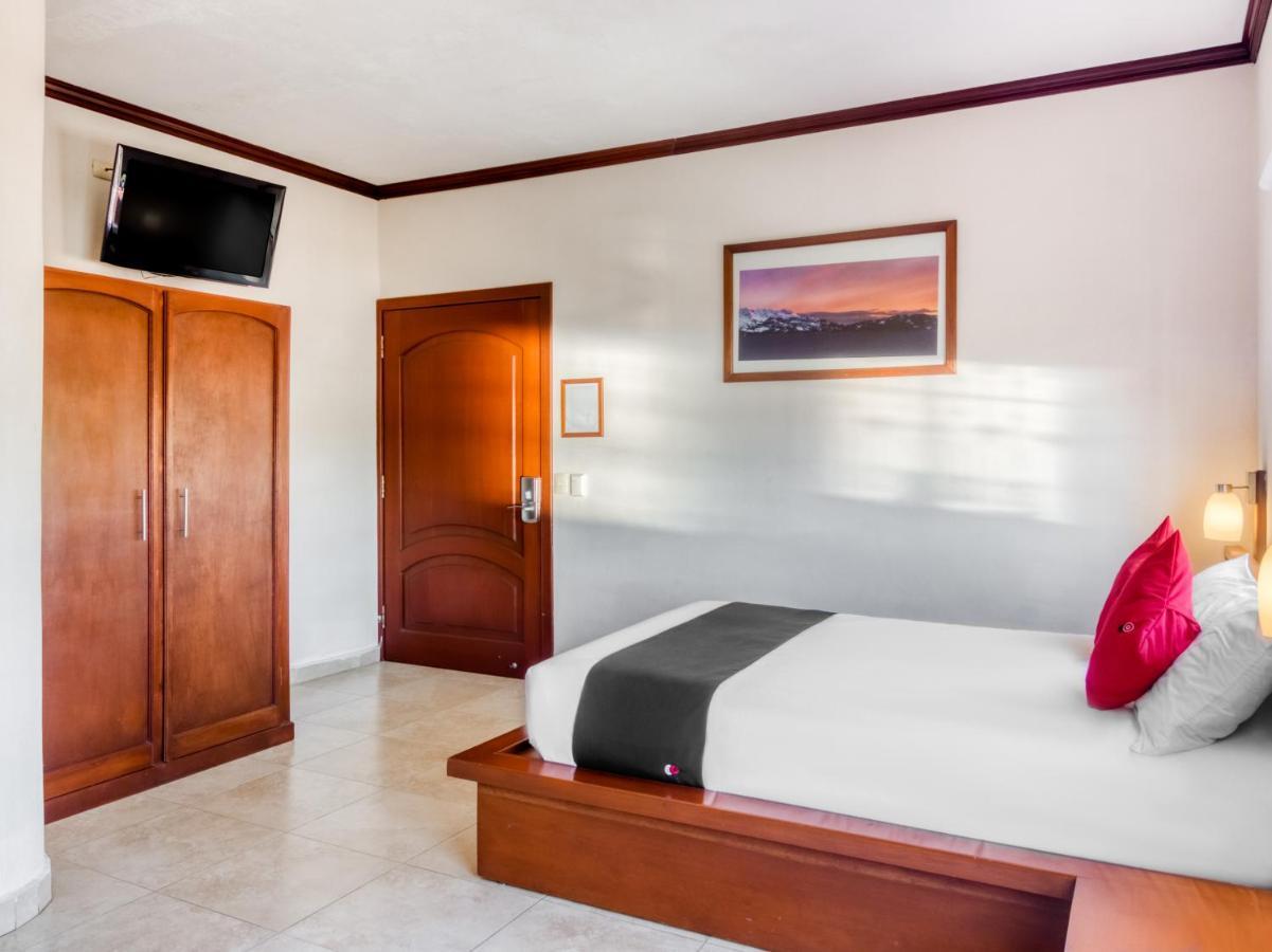 Monte Salerno Hotel&Suites Montemorelos Esterno foto
