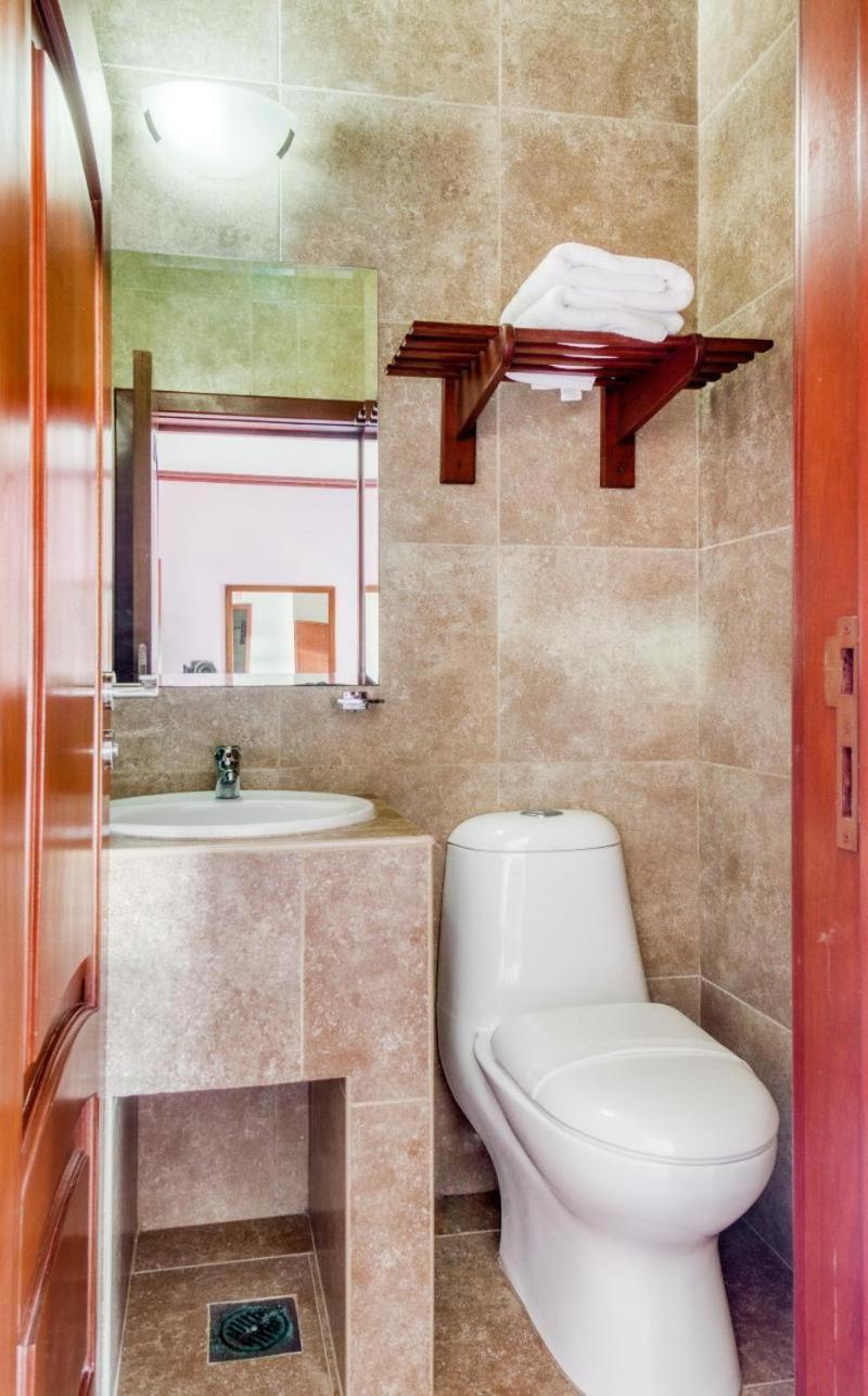 Monte Salerno Hotel&Suites Montemorelos Camera foto