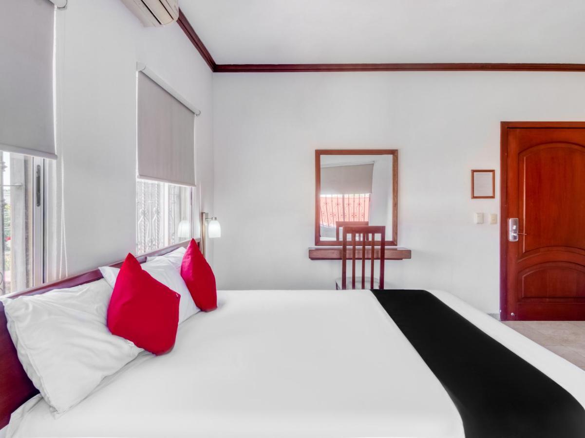 Monte Salerno Hotel&Suites Montemorelos Esterno foto