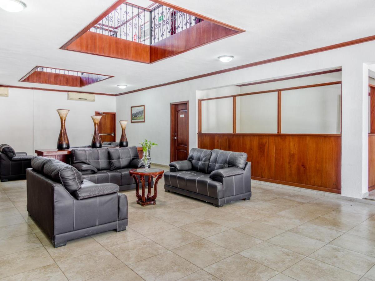 Monte Salerno Hotel&Suites Montemorelos Esterno foto